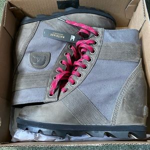 NWT Sorel Lexie Wedge